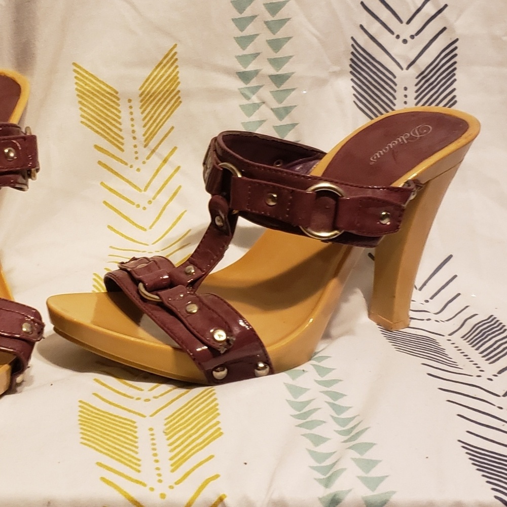 Delicious Heels - Picture 3 of 3